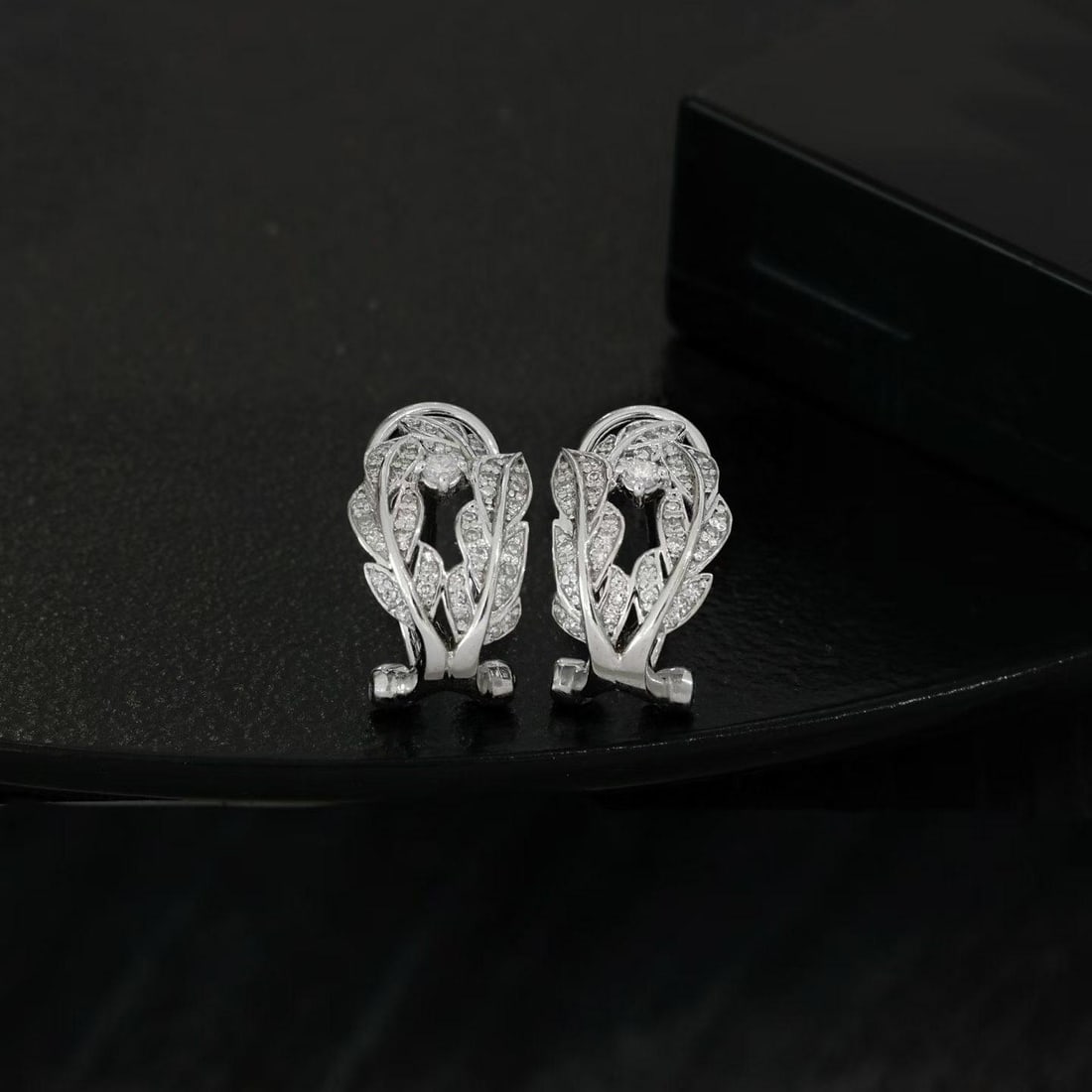 14k Gold 0.4 Ct Natural H Diamond Earrings: Ref:231186009 // gold content:14k gold // main gemstone:diamond // shape:round // carat weight:0. 4ct // clarity grade:vs-si // color:h // treatment:natural // cut grade:g // Condition: New Low