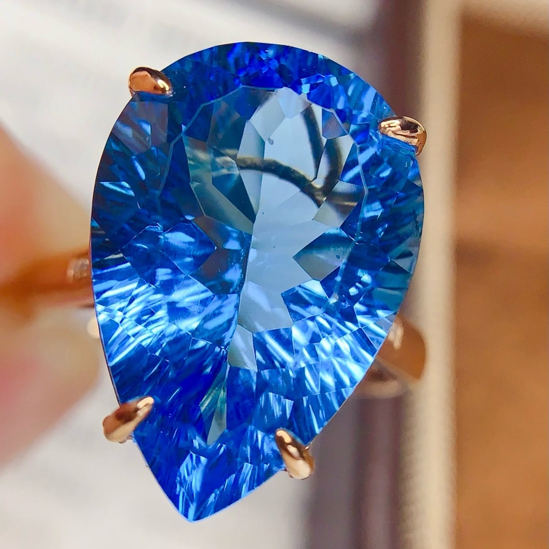 14k Gold 15.65 Ct Natural Topaz & Diamond Ring - 4