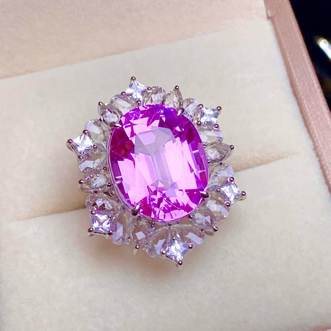 14k Gold 20.2 Ct Natural Kunzite & Diamond & Sapphire Ring - 2