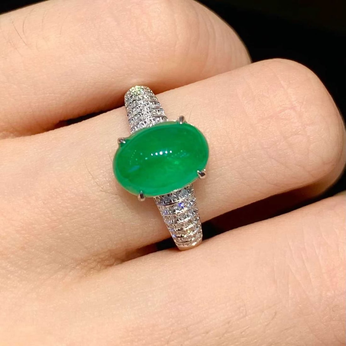 14k Gold 2.3 Ct Natural Emerald & Diamond Ring - 6