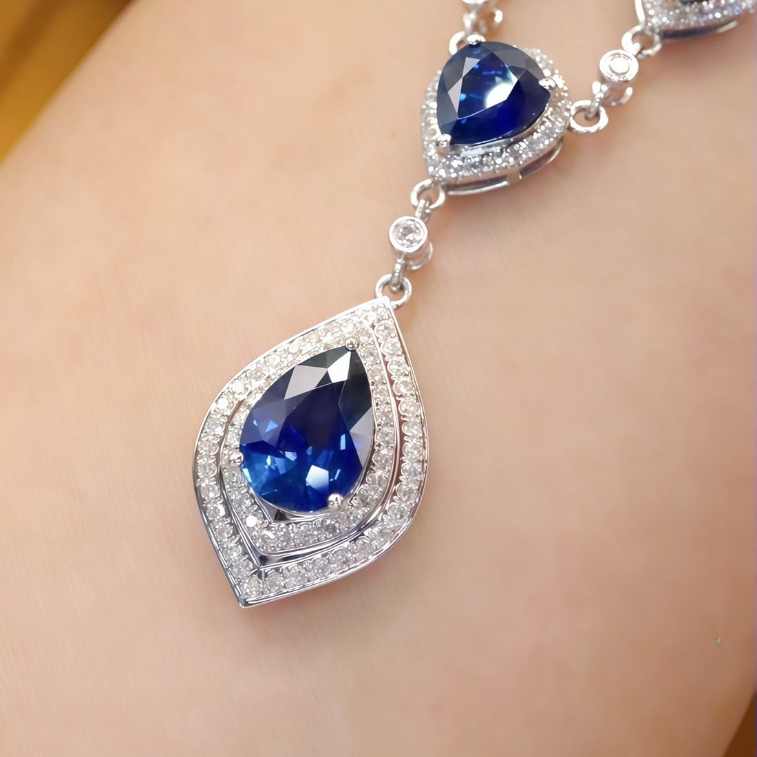 14k Gold 7.15 Ctw Vivid Blue Natural Sapphire & Diamond Necklace - 3