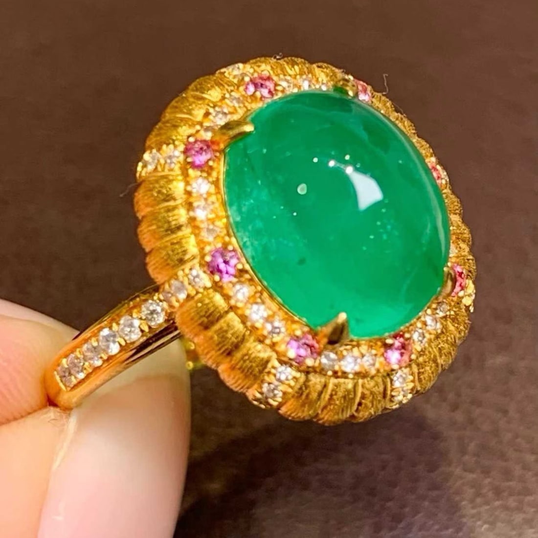 14k Gold 3.5 Ct Natural Emerald & Diamond Ring - 4