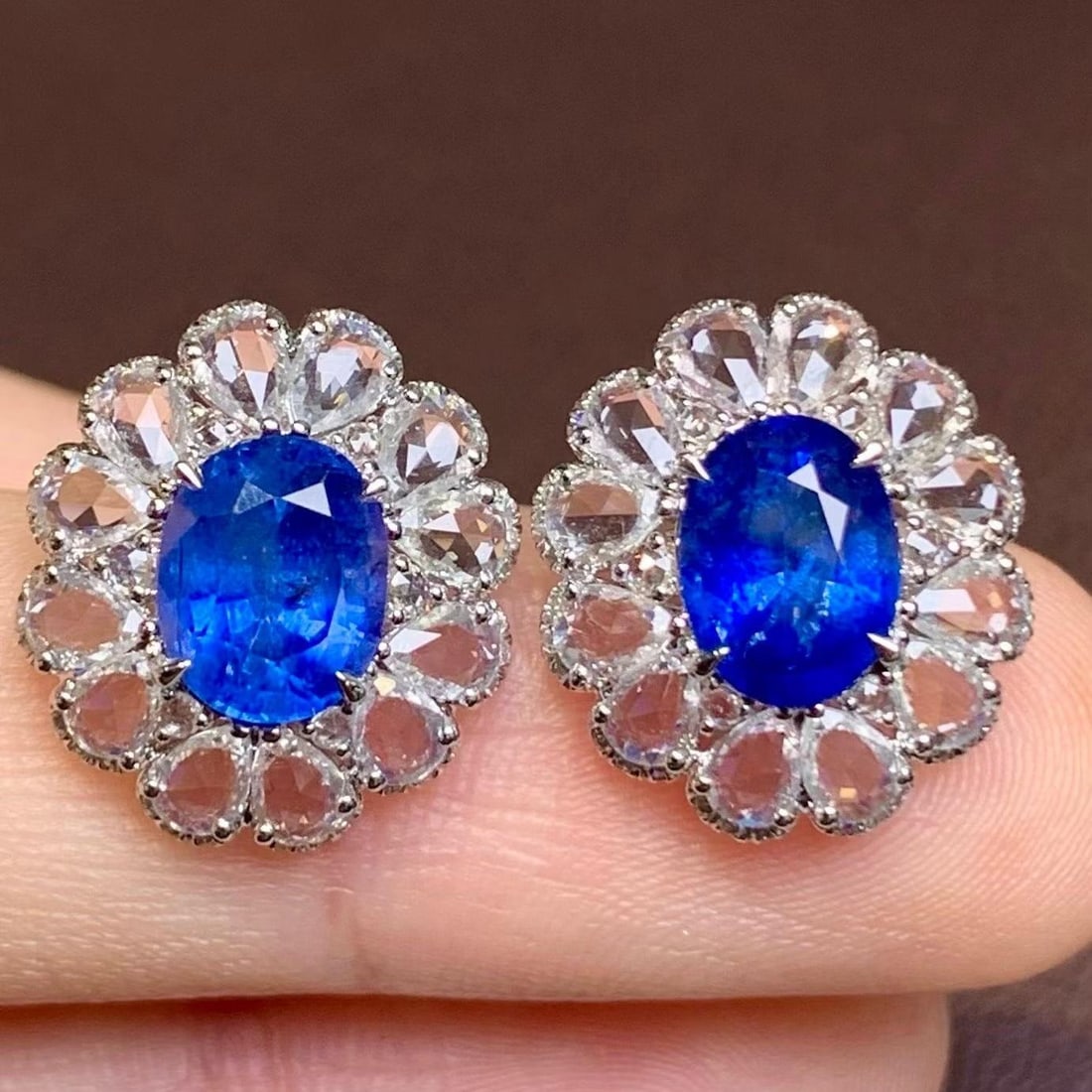 14k Gold 3.2 Ct Vivid Blue Natural Sapphire & Sapphire & Diamond Earrings: Ref:231186035 // gold content:14k gold // main gemstone:sapphire // shape:oval // carat weight:3. 2ct // color:vivid blue // treatment:natural // // adjacent gemstone 2 : sapphire // shape:pear // col