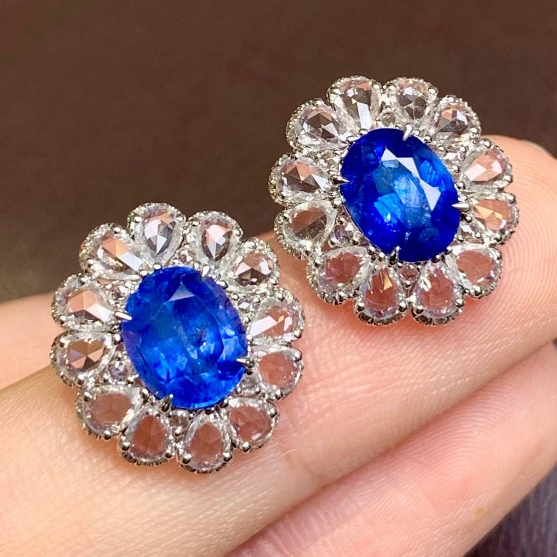 14k Gold 3.2 Ct Vivid Blue Natural Sapphire & Sapphire & Diamond Earrings - 4