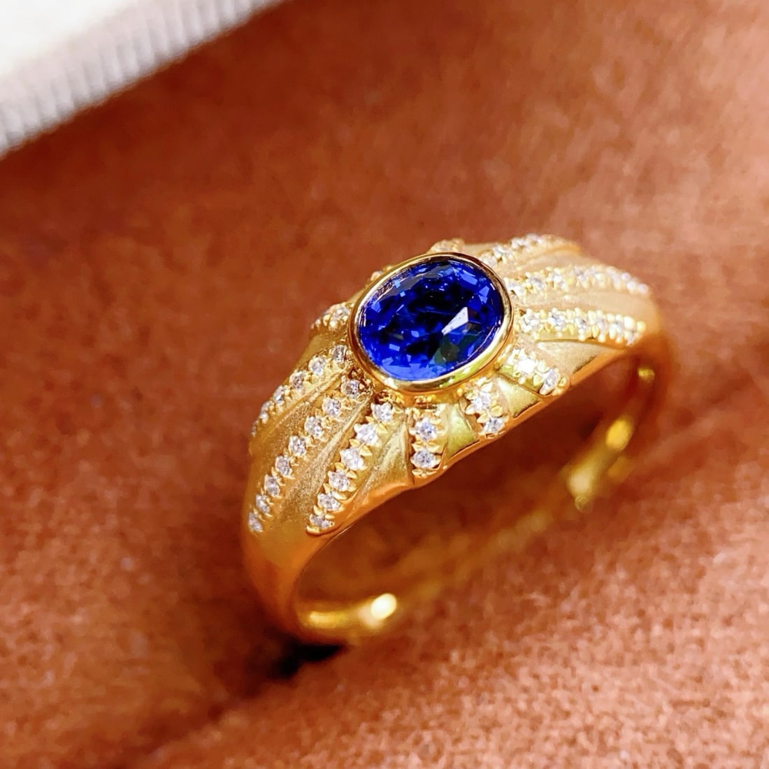 14k Gold 0.75 Ct Natural Sapphire & Diamond Ring - 2