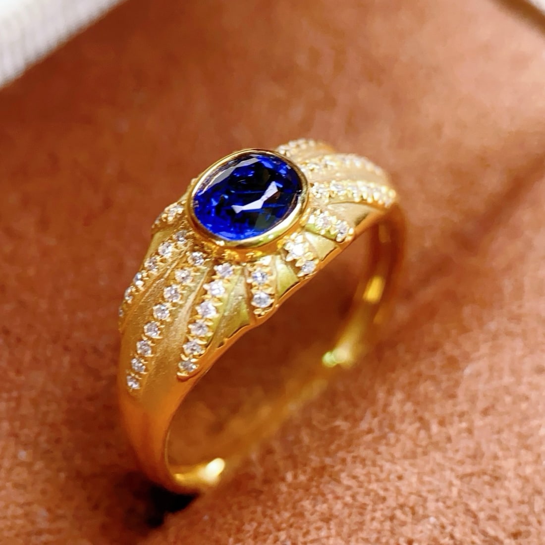14k Gold 0.75 Ct Natural Sapphire & Diamond Ring - 3