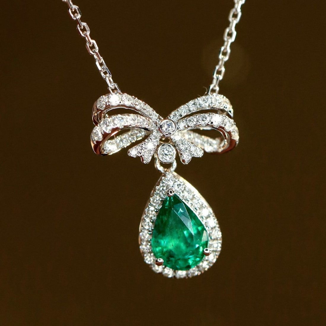 14k Gold 0.66 Ctw Natural Emerald & Diamond Necklace - 2
