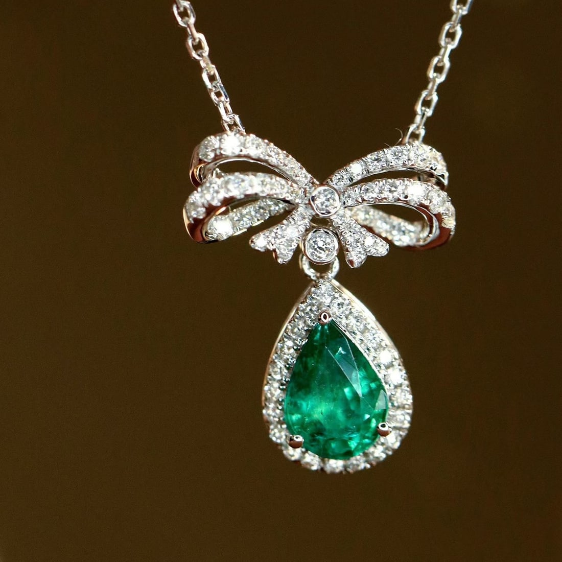14k Gold 0.66 Ctw Natural Emerald & Diamond Necklace - 3