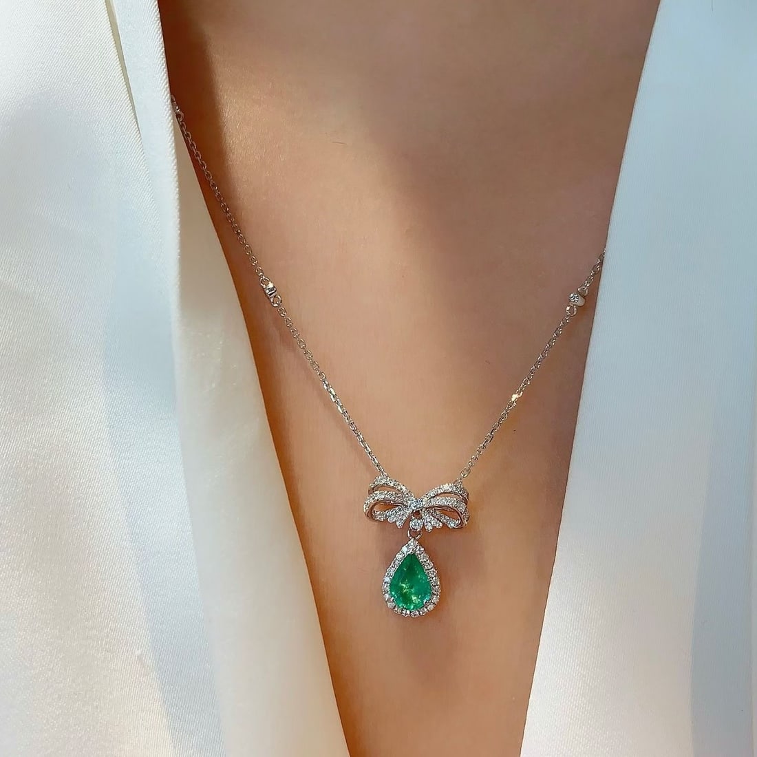 14k Gold 0.66 Ctw Natural Emerald & Diamond Necklace - 5