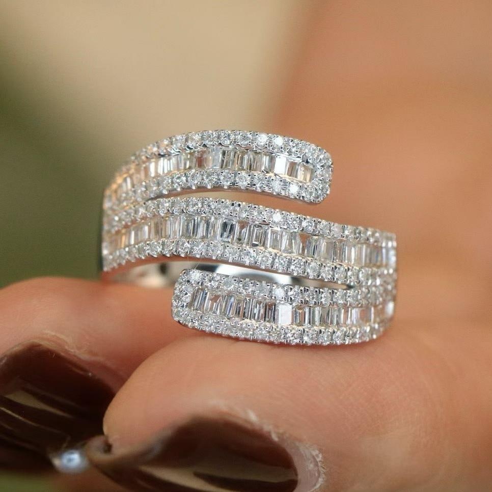 14k Gold 0.9 Ct Natural H Diamond Ring: Ref:231186044 // gold content:14k gold // ring size:7. 25us // // main gemstone:diamond // shape:multiple // carat weight:0. 9ct // clarity grade:vs-si // color:h // treatment:natural // Condition: