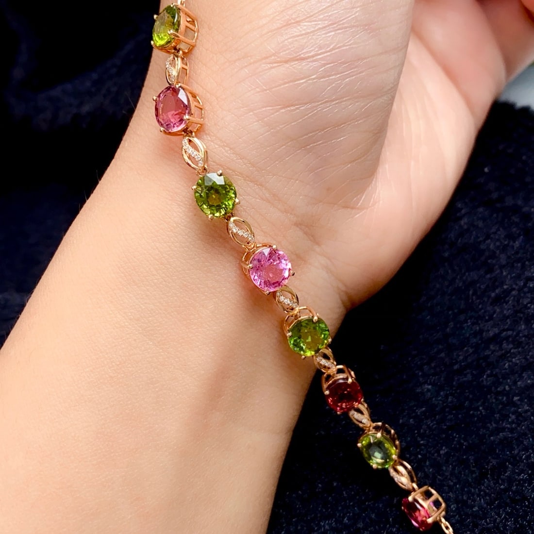 14k Gold 8.65 Ct Natural Tourmaline & Diamond Bracelet: Ref:231186059 // gold content:14k gold // main gemstone:tourmaline // shape:oval // carat weight:8. 65ct // color:color // treatment:natural // // adjacent gemstone 2 : diamond // number of stones:42