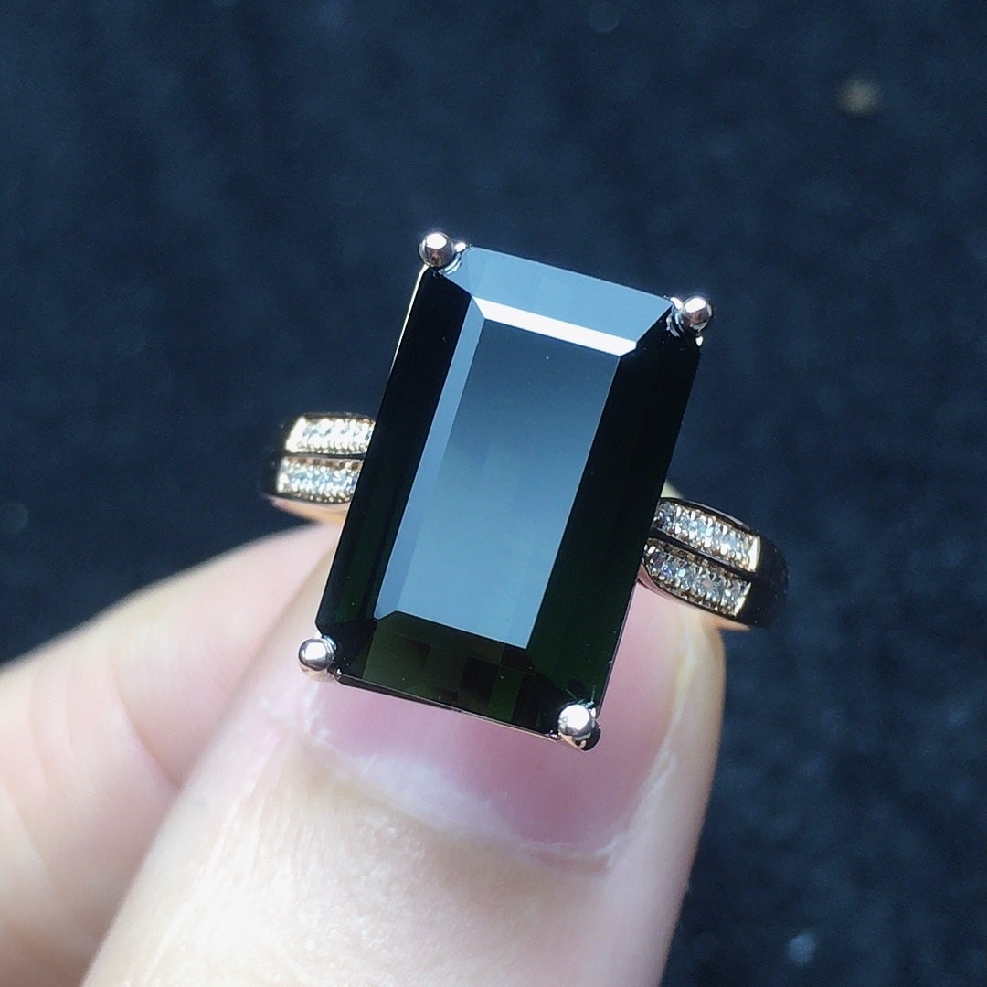14k Gold 6.33 Ct Natural Tourmaline & Diamond Ring: Ref:231186062 // gold content:14k gold // ring size:7. 25us // // main gemstone:tourmaline // shape:octagonal // carat weight:6. 33ct // color:green // treatment:natural // // adjacent gemstone 2 : di