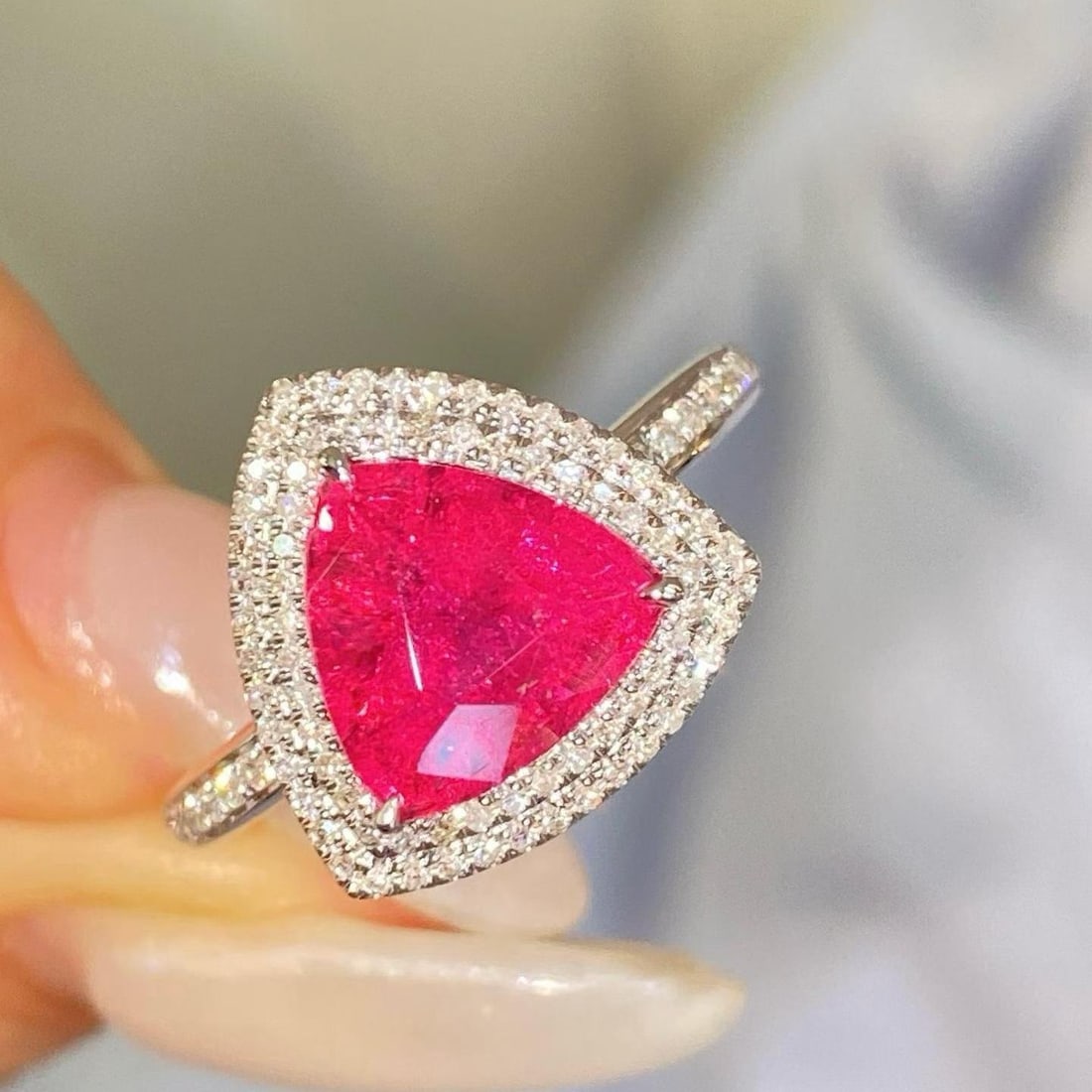 14k Gold 1.65 Ct Natural Tourmaline & Diamond Ring: Ref:231186064 // gold content:14k gold // ring size:7. 25us // // main gemstone:tourmaline // shape:triangle // carat weight:1. 65ct // color:red // treatment:natural // // adjacent gemstone 2 : diamo