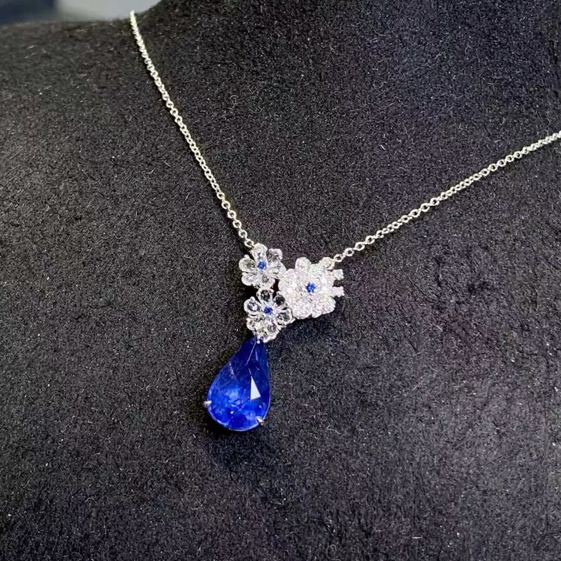14k Gold 2.7 Ct Natural Sapphire & Diamond Necklace - 4