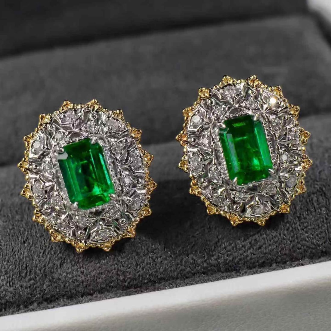 14k Gold 1.37 Ctw Vivid Green Natural Emerald & Diamond Earrings - 4