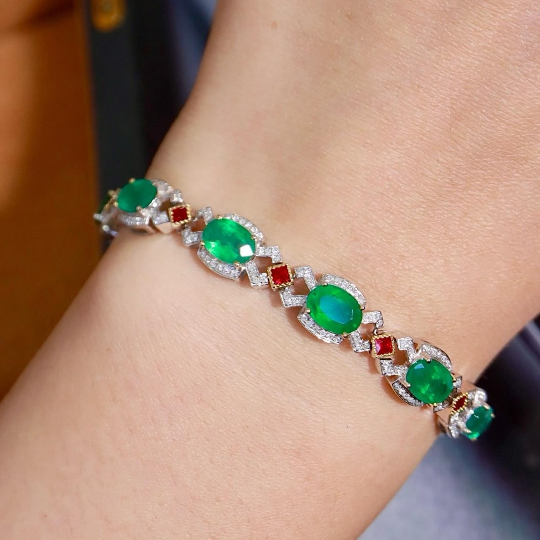 14k Gold 9.82 Ctw Natural Emerald & Diamond Bracelet - 7