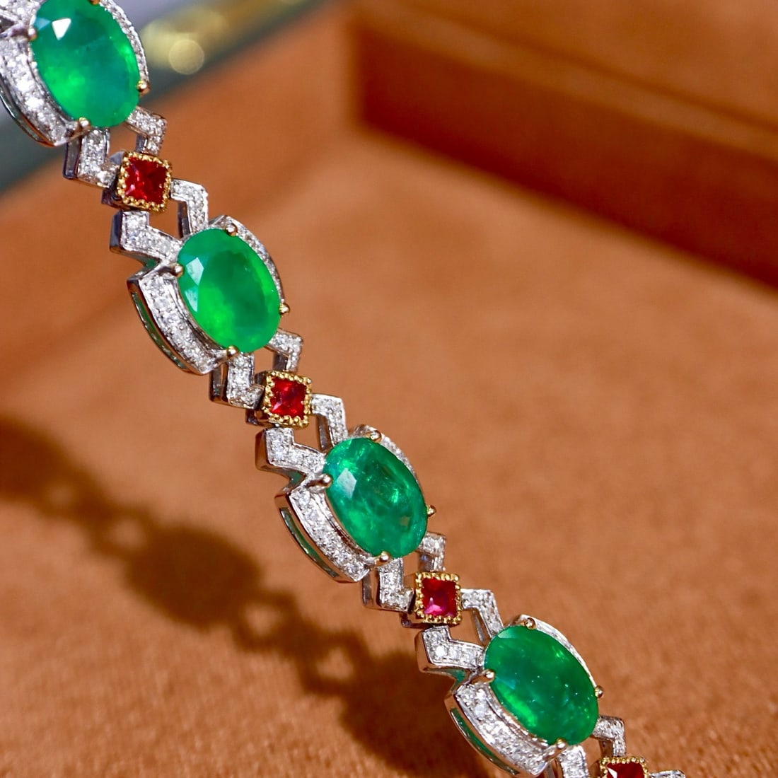 14k Gold 9.82 Ctw Natural Emerald & Diamond Bracelet - 8