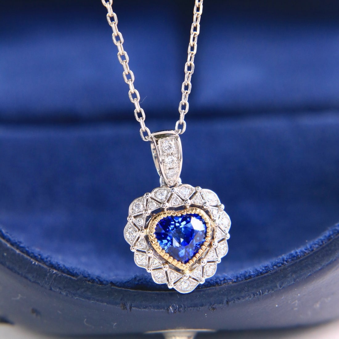 14k Gold 1.14 Ctw Natural Sapphire & Diamond Necklace - 2