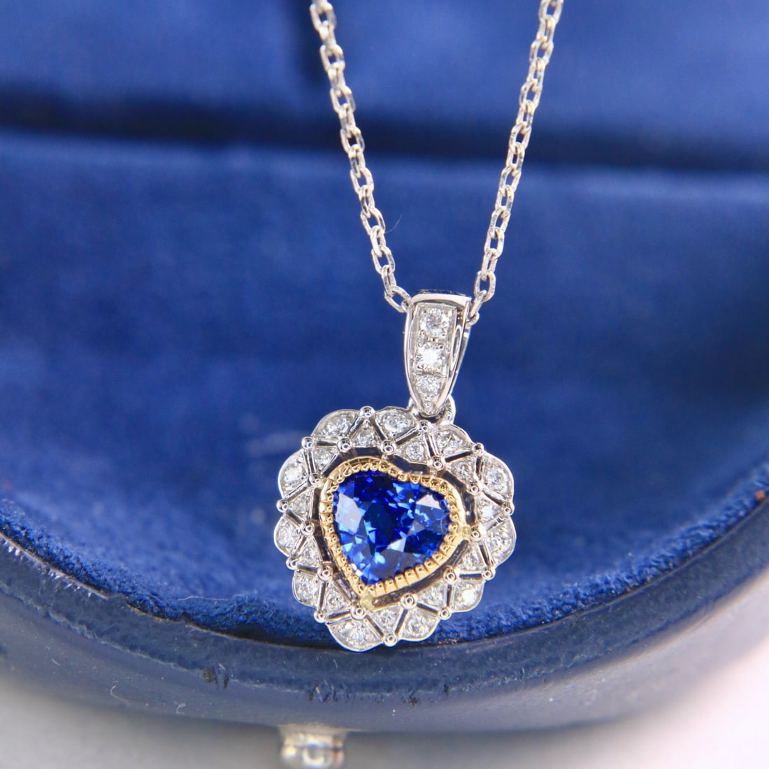 14k Gold 1.14 Ctw Natural Sapphire & Diamond Necklace - 3