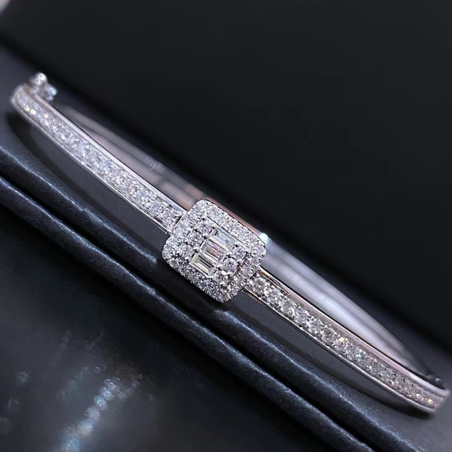 14k Gold 0.63 Ct Natural H Diamond Bangle - 4