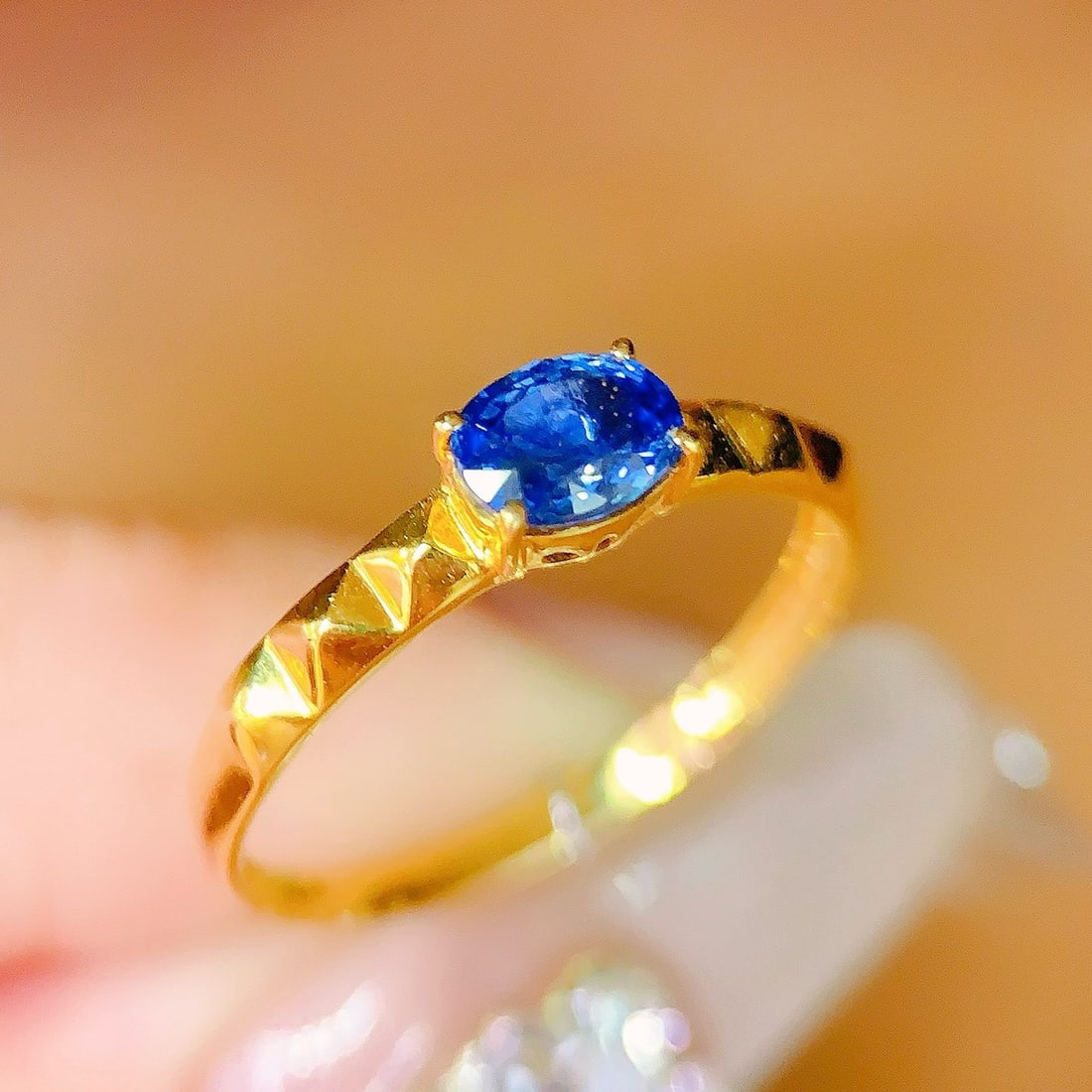 14k Gold 0.8 Ct Natural Sapphire Ring - 4