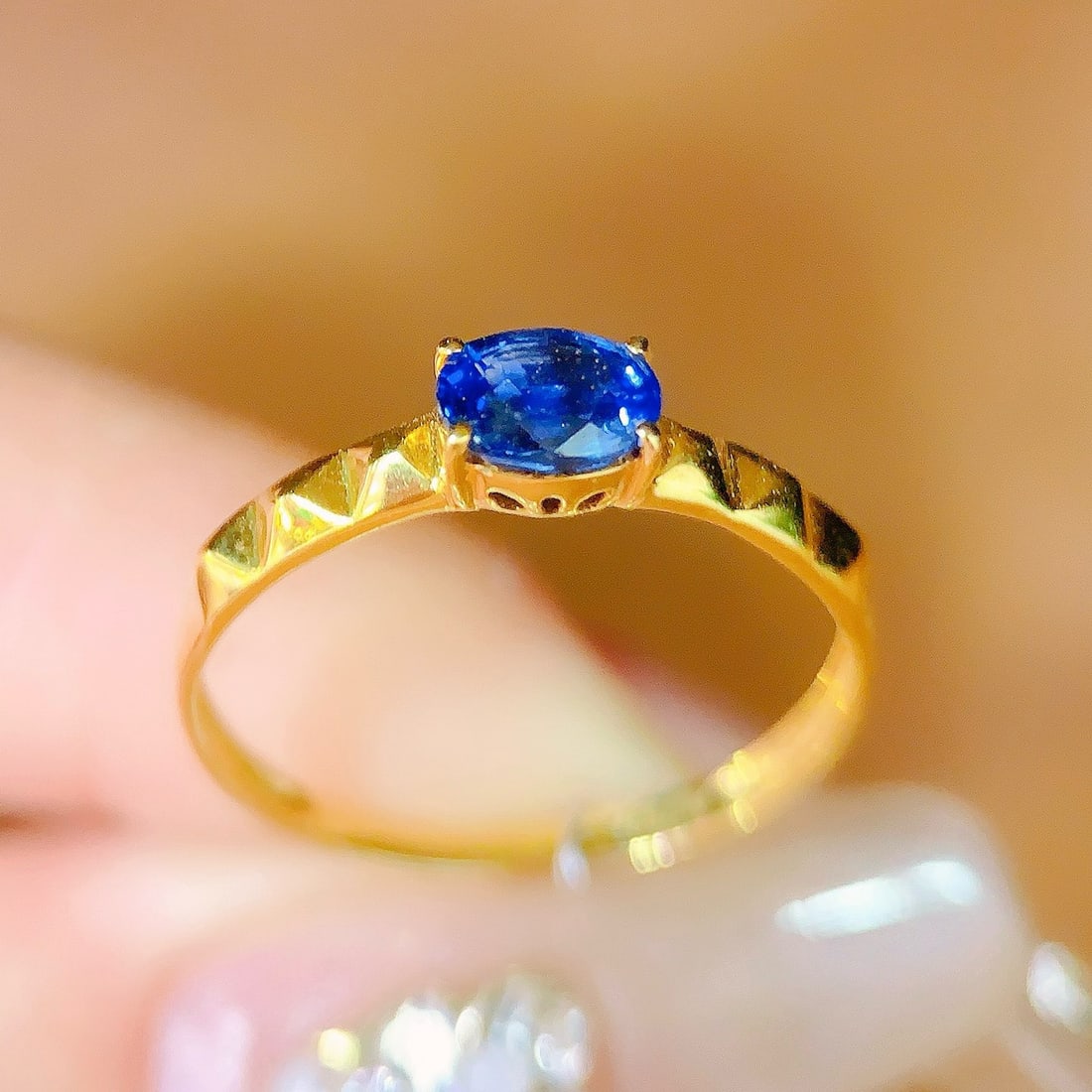 14k Gold 0.8 Ct Natural Sapphire Ring - 5