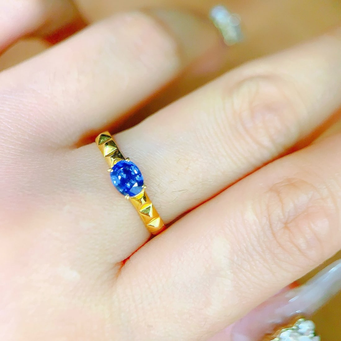 14k Gold 0.8 Ct Natural Sapphire Ring - 6