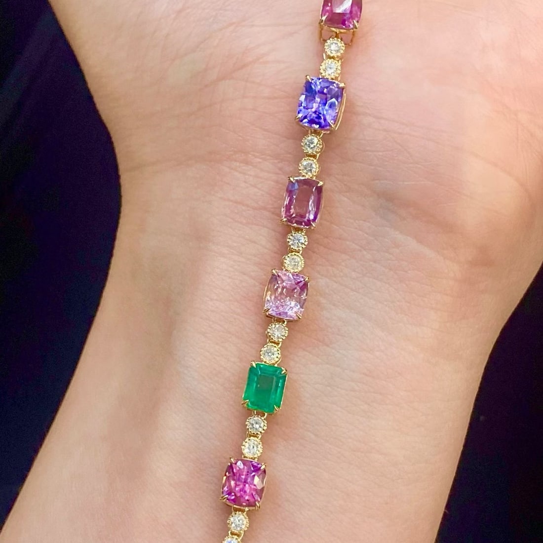 14k Gold 10.15 Ct Natural Sapphire & Emerald & Diamond Bracelet - 4