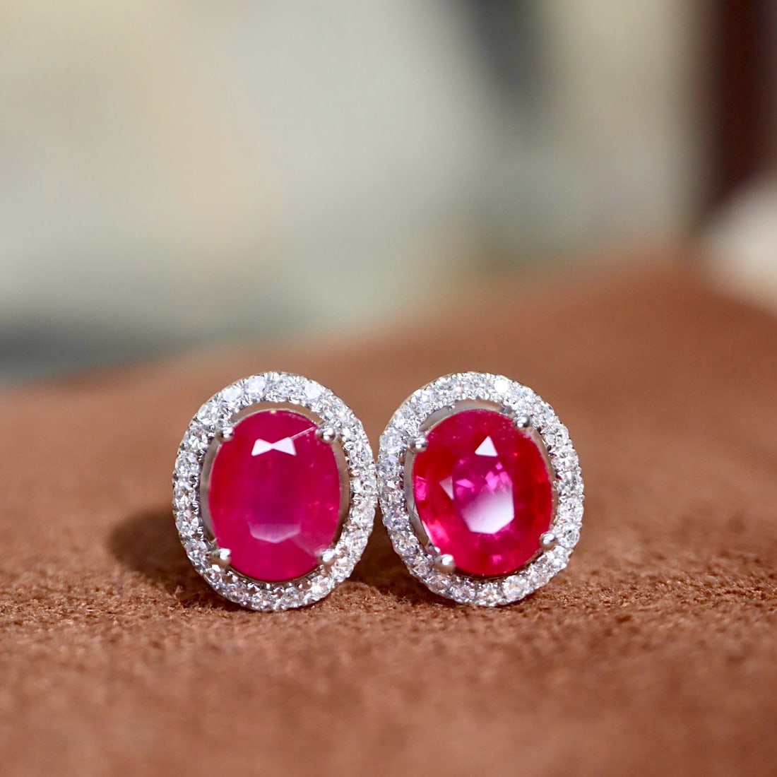 14k Gold 1.31 Ctw Natural Ruby & Diamond Earrings: Ref:231186125 // gold content:14k gold // main gemstone:ruby // shape:oval // carat weight:1. 2ct // color:red // treatment:natural // // adjacent gemstone 2 : diamond // shape:round // carat weight:0