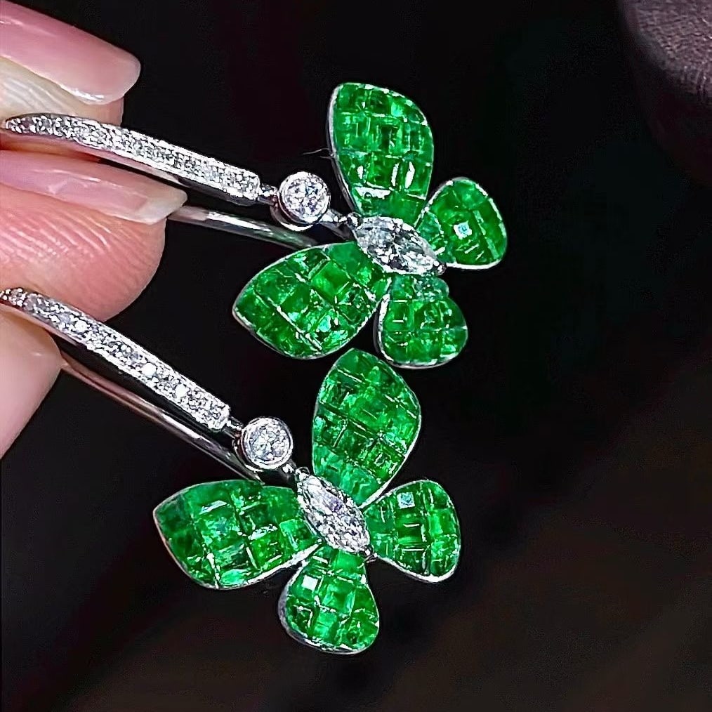 14k Gold 2.50 Ctw Natural Emerald & Diamond & Butterfly Earrings - 4