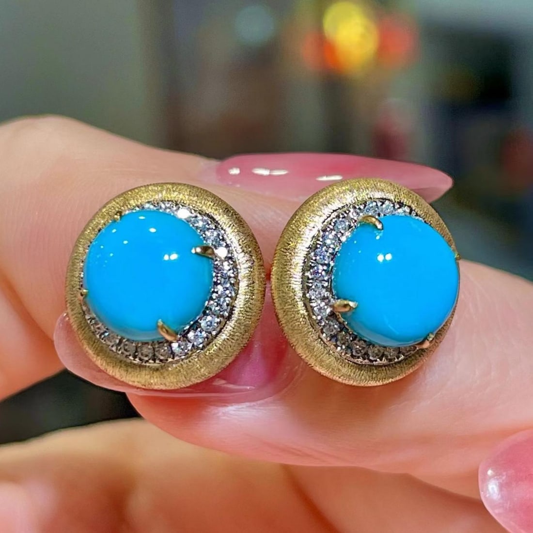 14k Gold 4.27 Ctw Natural Blue Turquoise & Diamond Earrings: Ref:231186155 // gold content:14k gold // main gemstone:blue turquoise // shape:round // carat weight:4. 03ct // color:blue // treatment:natural // cut grade:g // // adjacent gemstone 2 : diamond // s