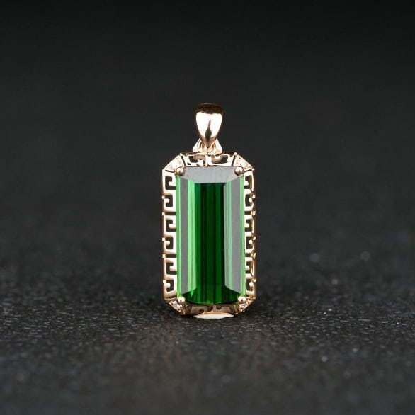 14k Gold 5.25 Ct Natural Tourmaline & Diamond Pendant( Without Chain ): Ref:231186156 // gold content:14k gold // main gemstone:tourmaline // shape:octagonal // carat weight:5. 25ct // color:green // treatment:natural // // adjacent gemstone 2 : diamond // number of
