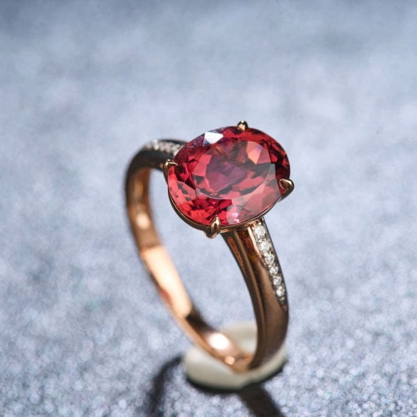 14k Gold 2.5 Ct Natural Tourmaline & Diamond Ring: Ref:231186161 // gold content:14k gold // ring size:7. 25us // // main gemstone:tourmaline // shape:oval // carat weight:2. 5ct // color:red // treatment:natural // // adjacent gemstone 2 : diamond