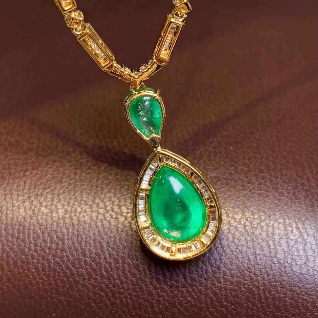 14k Gold 3.3 Ct Natural Emerald & Diamond Necklace - 2