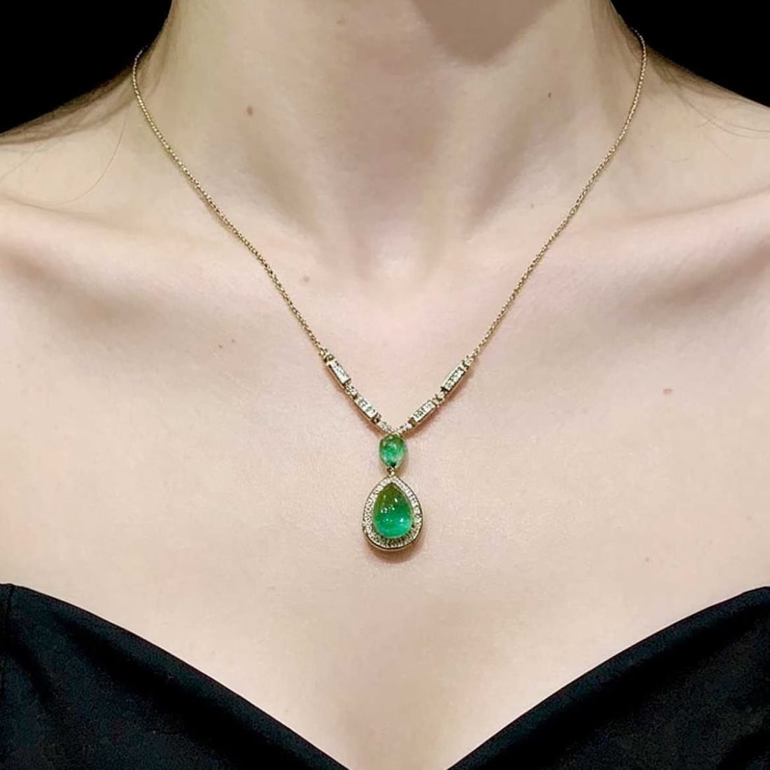 14k Gold 3.3 Ct Natural Emerald & Diamond Necklace - 5