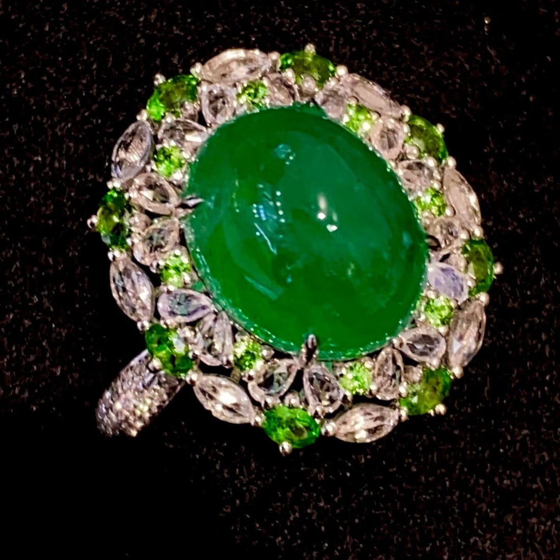 14k Gold 5 Ct Natural Emerald & Diamond & Sapphire Ring - 2
