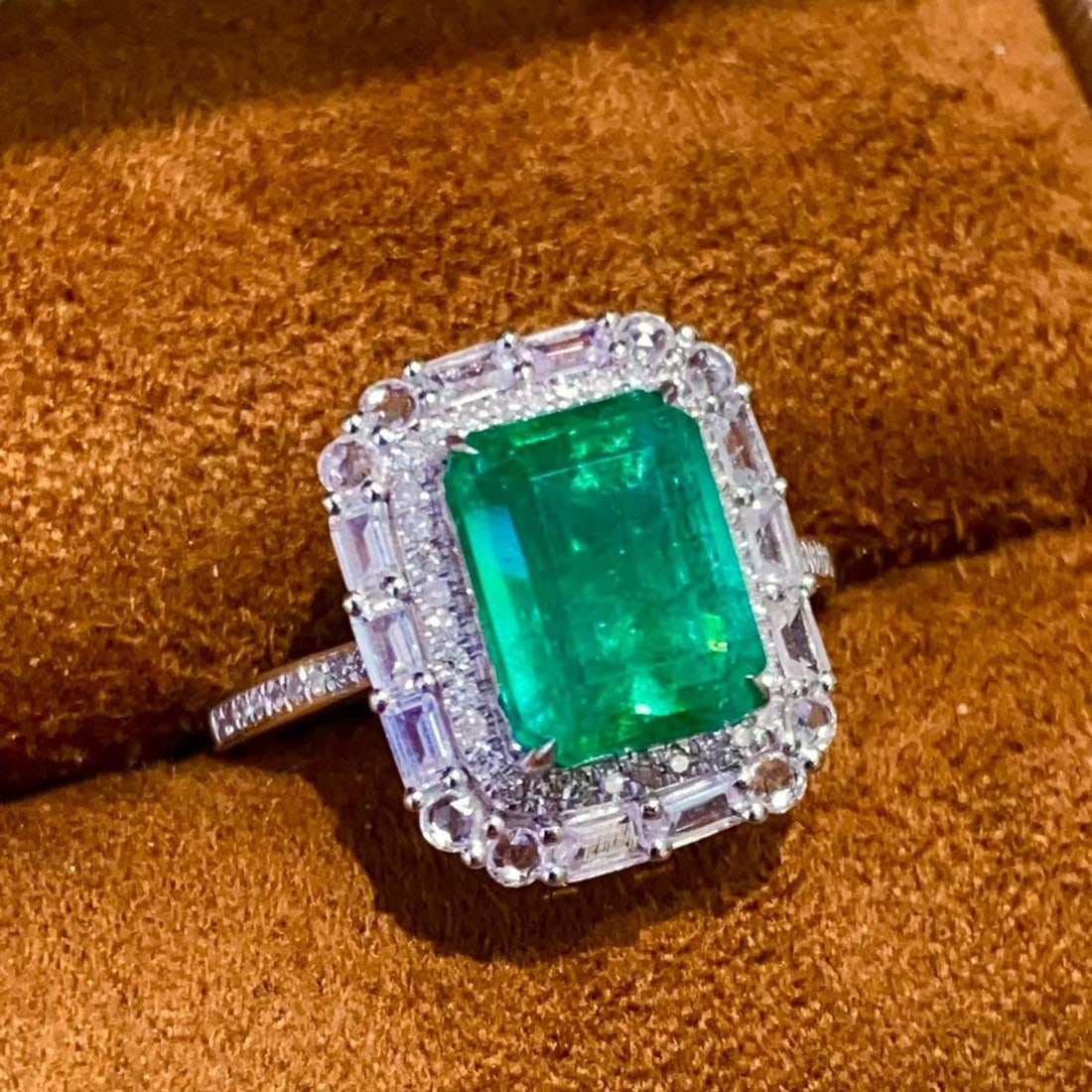 14k Gold 3.09 Ct Natural Emerald & Diamond & Sapphire Ring: Ref:231186176 // gold content:14k gold // ring size:7. 25us // // main gemstone:emerald // shape:octagonal // carat weight:3. 09ct // color:green // treatment:natural // // adjacent gemstone 2 : diamo