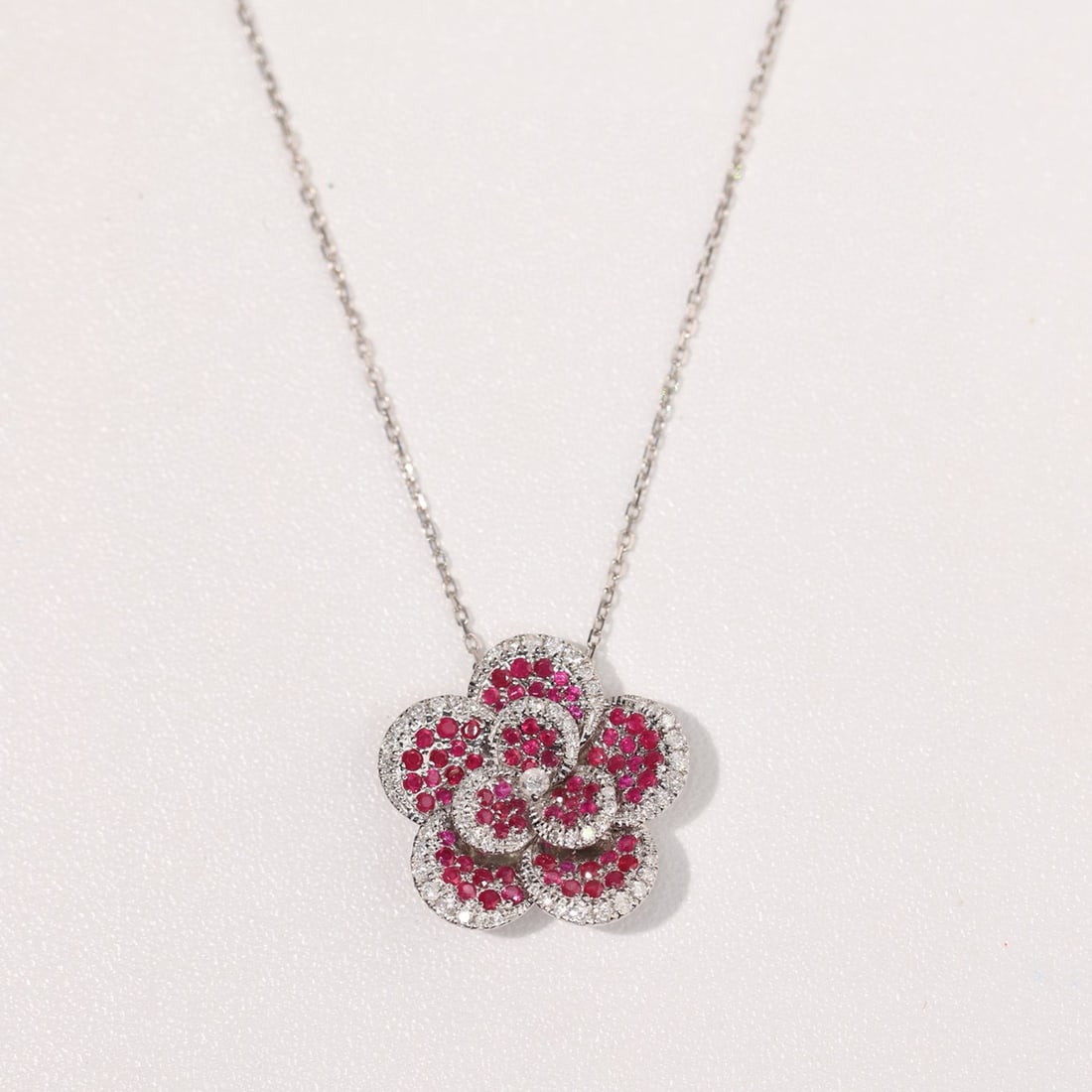 14k Gold 0.80 Ctw Natural Ruby & Diamond & Flowers Necklace - 3