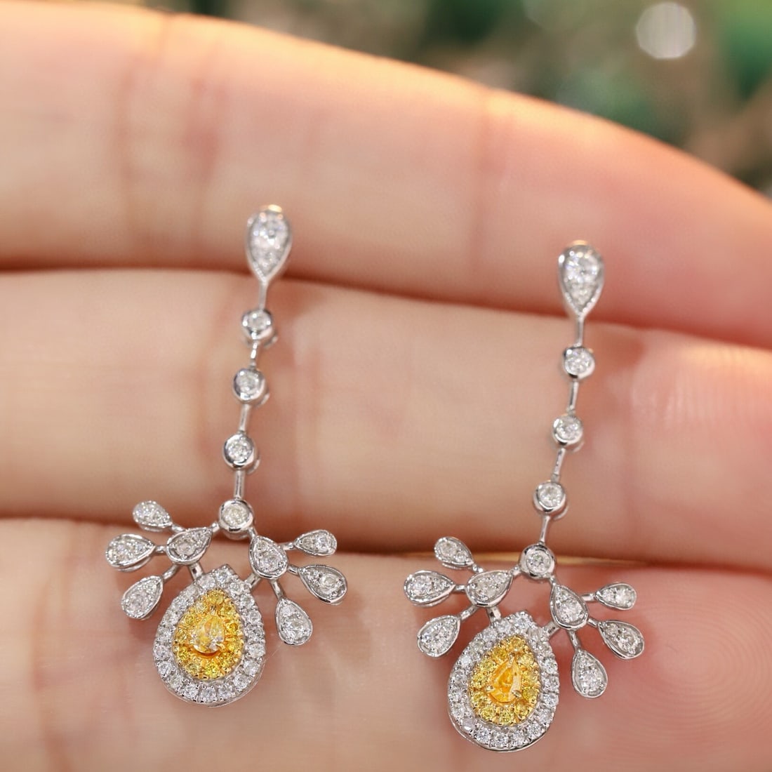 14k Gold 0.8 Ct Natural Color Diamond Earrings - 5