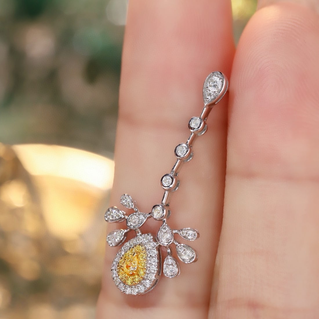14k Gold 0.8 Ct Natural Color Diamond Earrings - 7