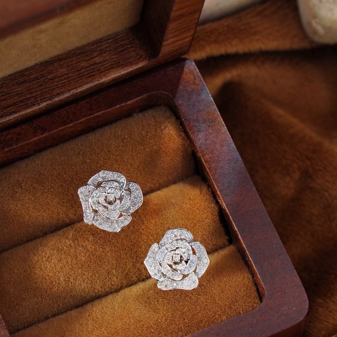 14k Gold 0.5 Ct Natural H Diamond & Flowers Earrings - 5
