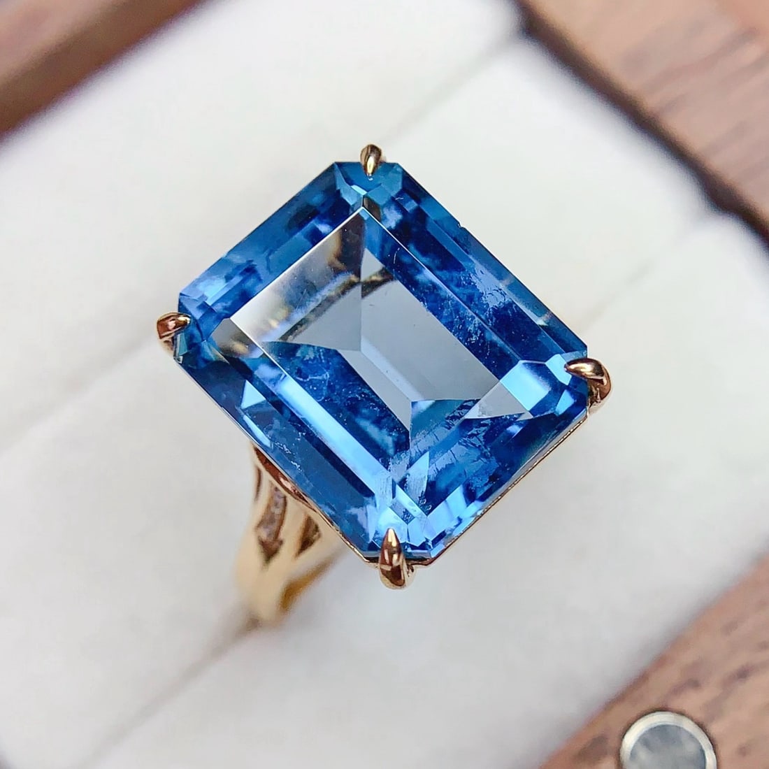 14k Gold 10.9 Ct Natural Topaz & Diamond Ring - 2