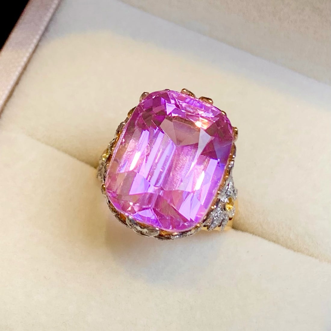 14k Gold 20.45 Ct Natural Kunzite & Diamond Ring - 4