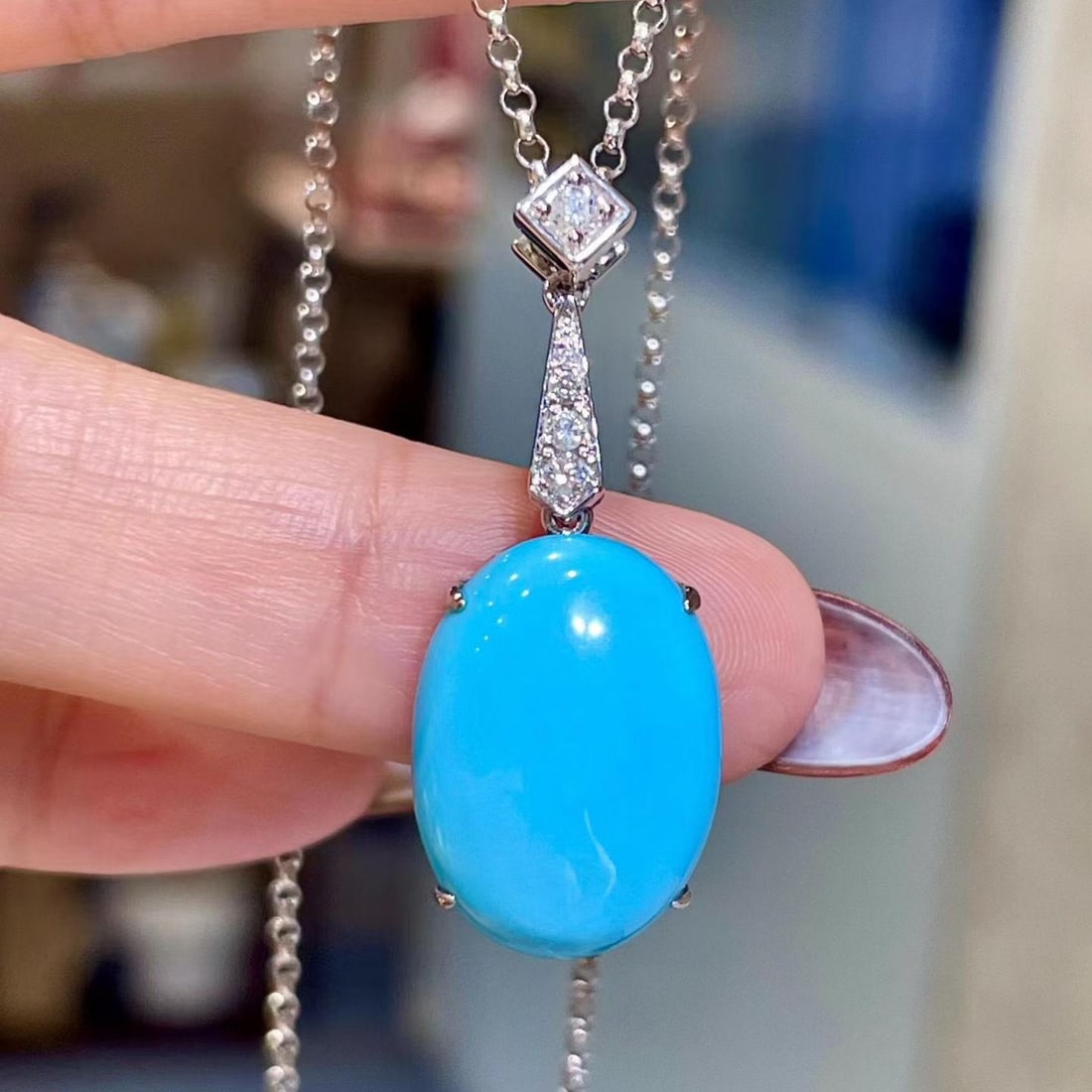 14k Gold 10.11 Ctw Natural Blue Turquoise & Diamond Necklace: Ref:231186201 // gold content:14k gold // main gemstone:blue turquoise // shape:oval // carat weight:9. 99ct // color:blue // treatment:natural // // adjacent gemstone 2 : diamond // shape:round //