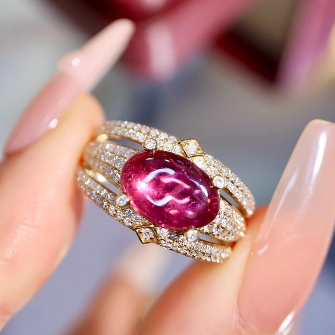 14k Gold 2.50 Ctw Natural Tourmaline & Diamond Ring: Ref:231186206 // gold content:14k gold // ring size:7. 25us // // main gemstone:tourmaline // shape:oval // carat weight:1. 90ct // color:red // treatment:natural // // adjacent gemstone 2 : diamond