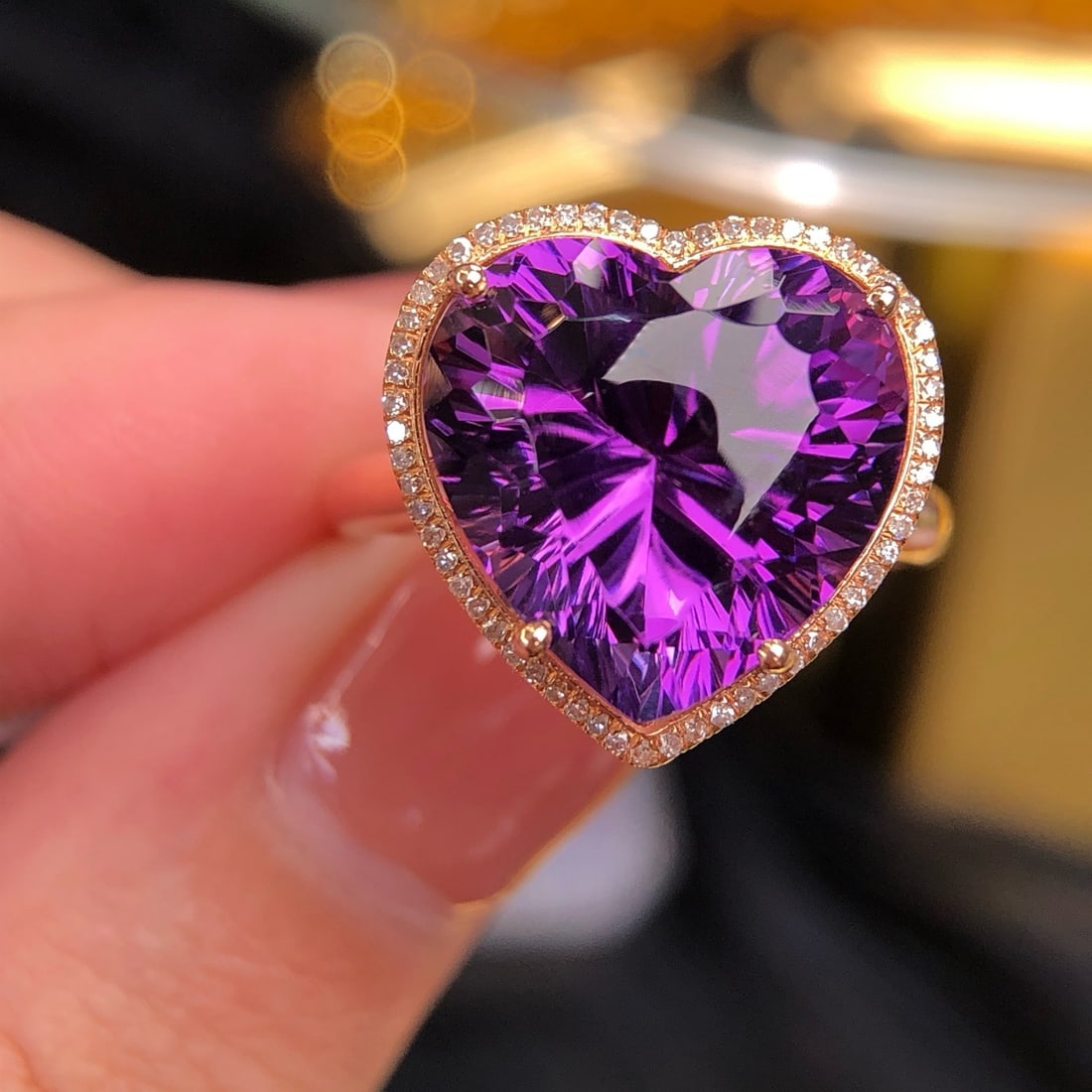14k Gold 8.80 Ct Natural Amethyst & Diamond Ring - 3