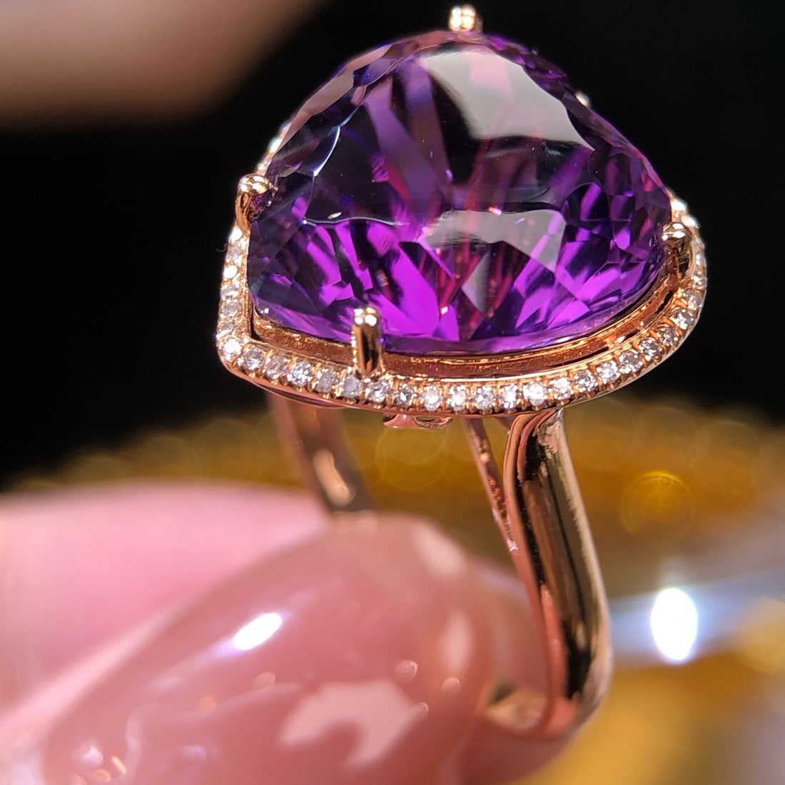 14k Gold 8.80 Ct Natural Amethyst & Diamond Ring - 4