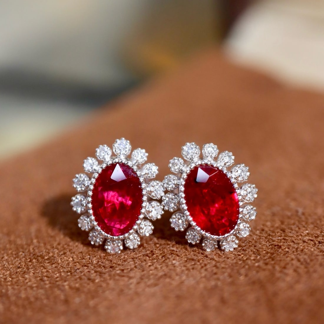14k Gold 0.95 Ctw Vivid Red Natural Ruby & Diamond Earrings: Ref:231186219 // gold content:14k gold // main gemstone:ruby // shape:oval // carat weight:0. 87ct // color:vivid red // treatment:natural // // adjacent gemstone 2 : diamond // shape:round // carat w
