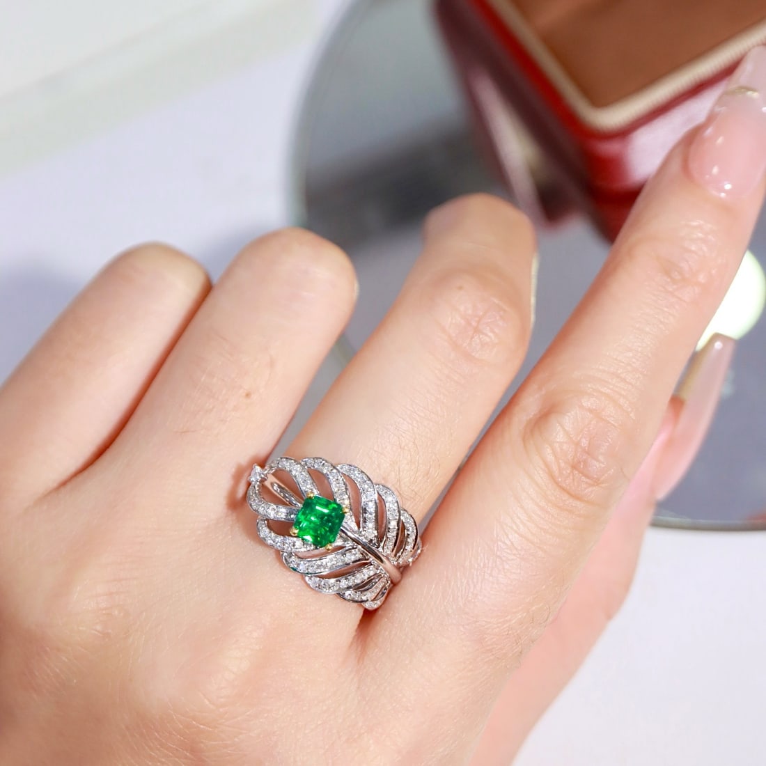 14k Gold 0.96 Ctw Vivid Green Natural Emerald & Diamond Ring - 8