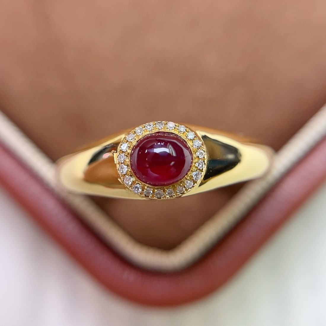 14k Gold 0.80 Ct Natural Ruby & Diamond Ring: Ref:231186222 // gold content:14k gold // ring size:7. 25us // // main gemstone:ruby // shape:oval // carat weight:0. 80ct // color:red // treatment:natural // // adjacent gemstone 2 : diamond //
